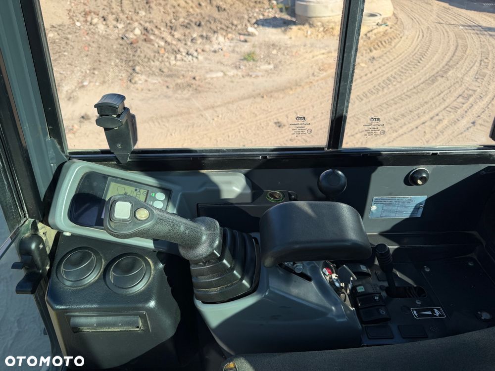 Yanmar ViO 26 - 24
