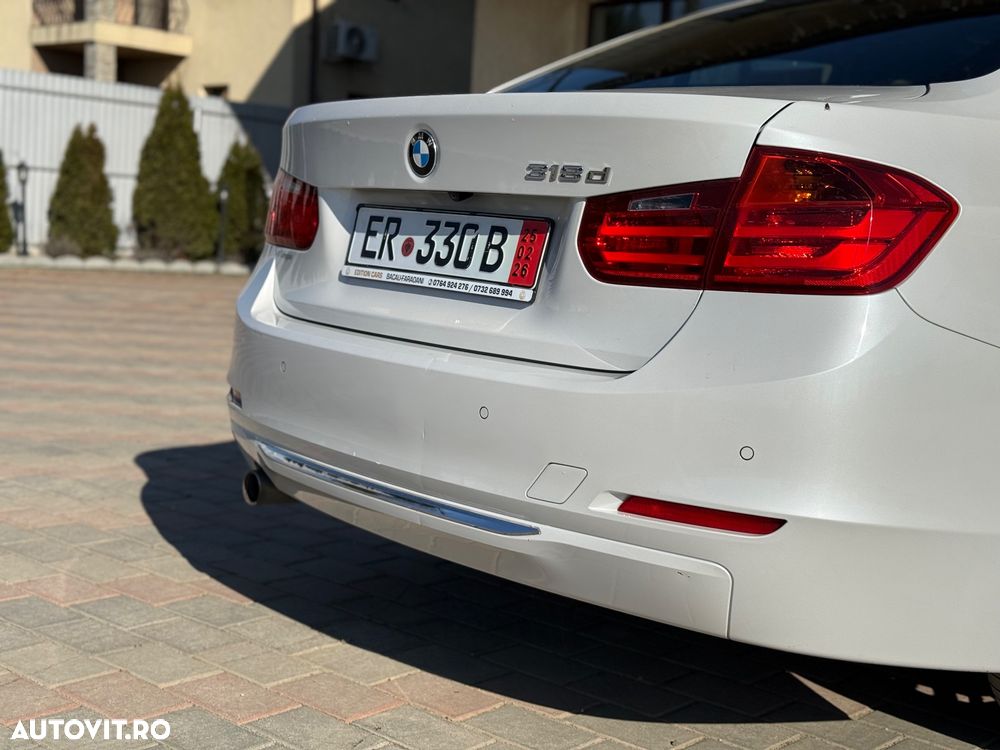 BMW Seria 3 318d Aut. Luxury Line - 22