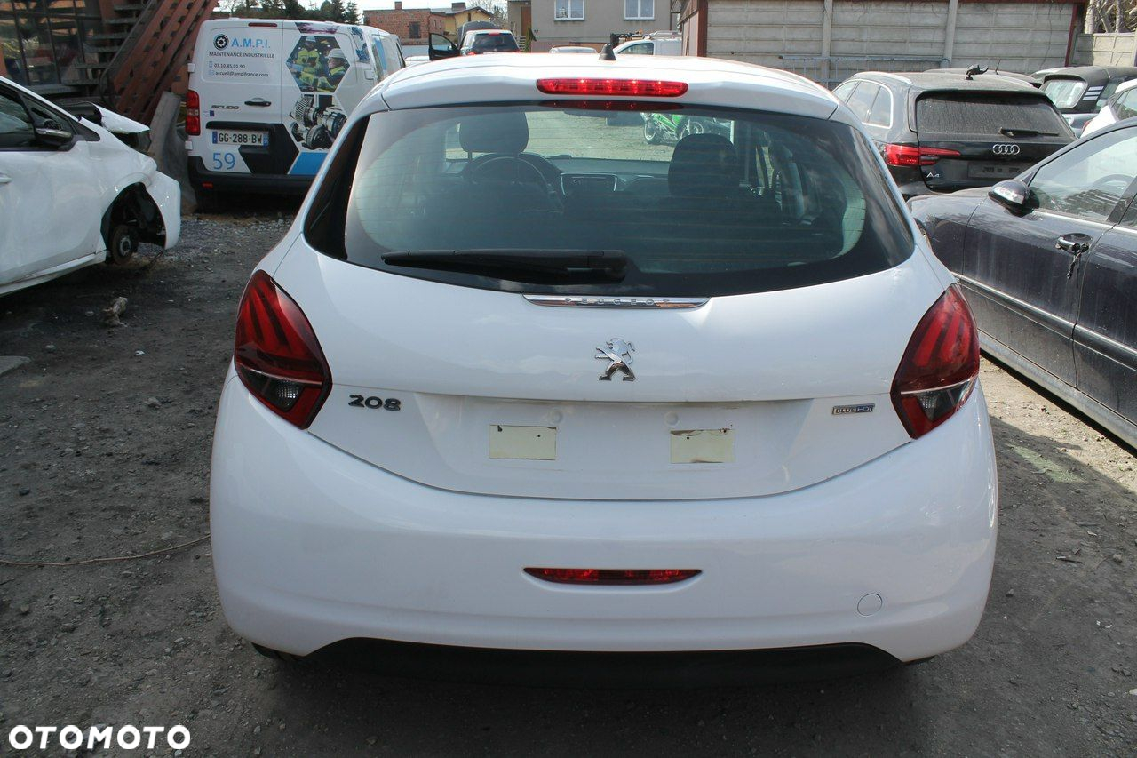 Peugeot 208 - 5