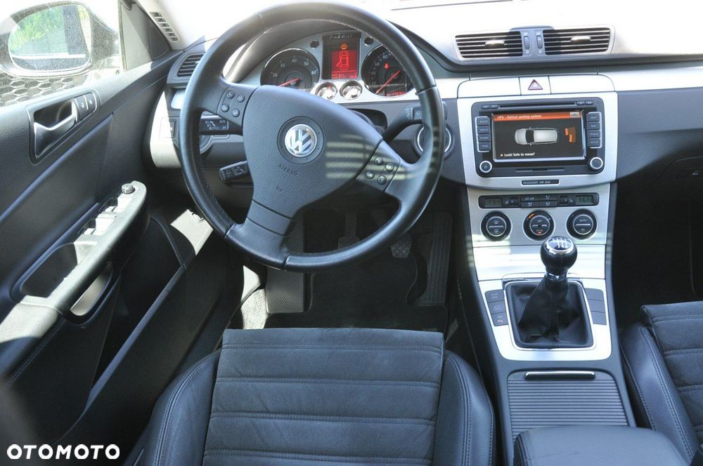 Volkswagen Passat - 13