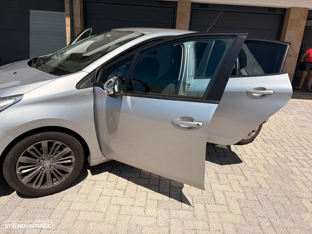 Peugeot 208 1.2 PureTech Style - 2