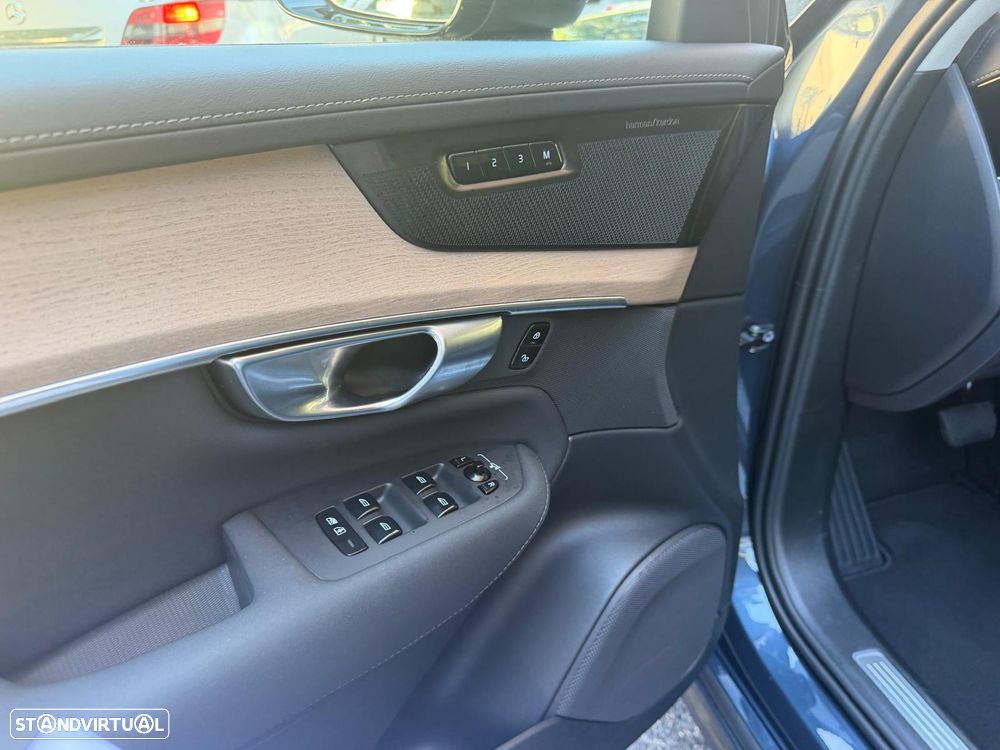 Volvo XC 90 2.0 T8 PHEV Plus Dark AWD - 22