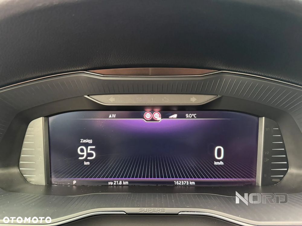 Skoda Superb 2.0 TDI 4x4 DSG L&K - 26