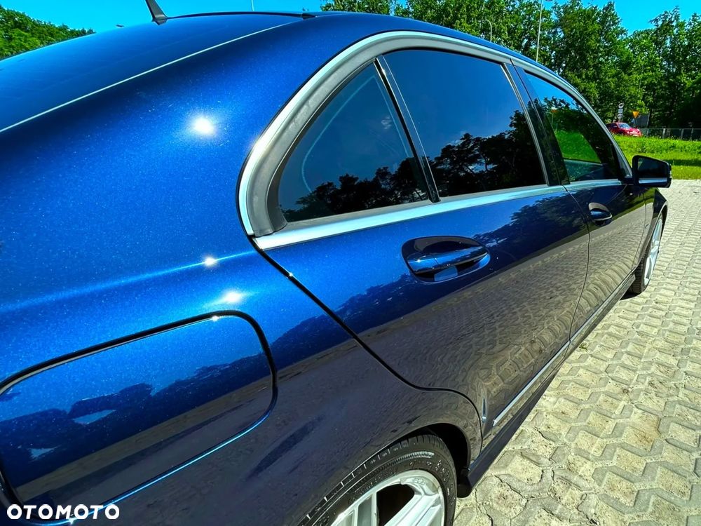 Mercedes-Benz Klasa C 200 CGI Automatik BlueEFFICIENCY Avantgarde - 19