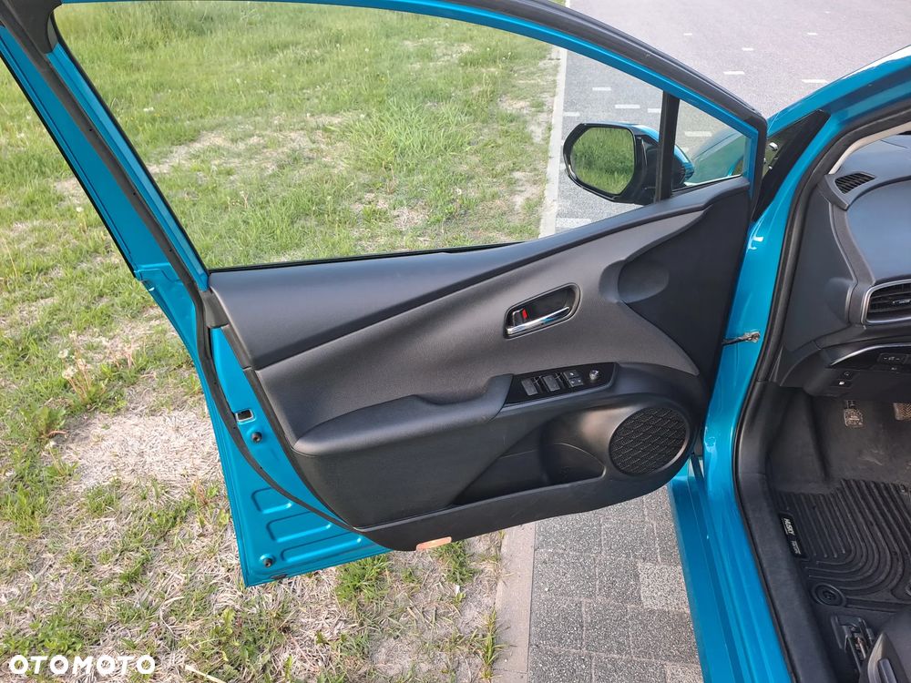 Toyota Prius 1.8 HSD Prestige - 10