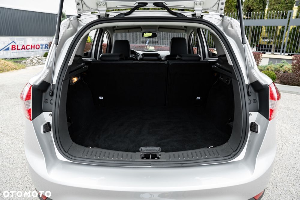 Ford Kuga - 16