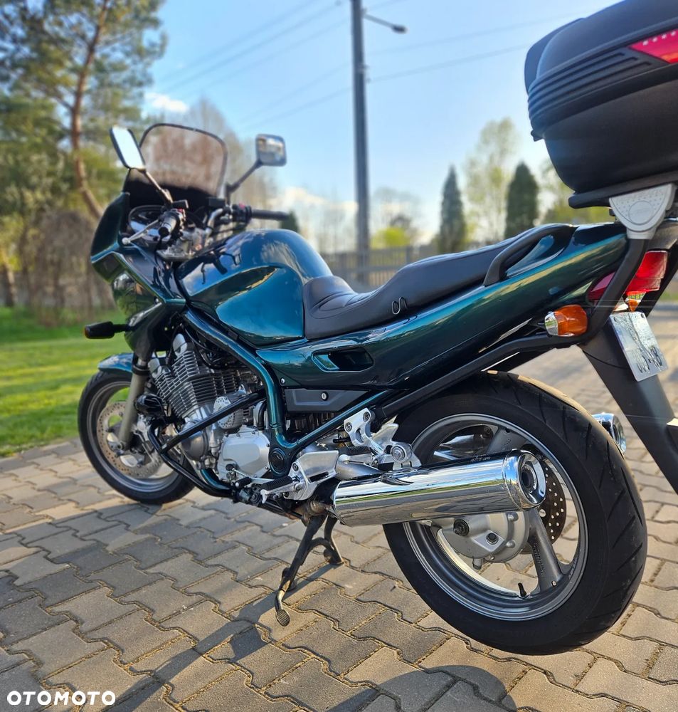 Yamaha XJ - 6