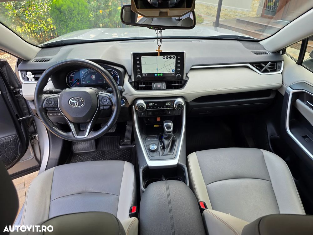 Toyota RAV4 2.5 VVT-iE 4x4 Luxury Plus - 4