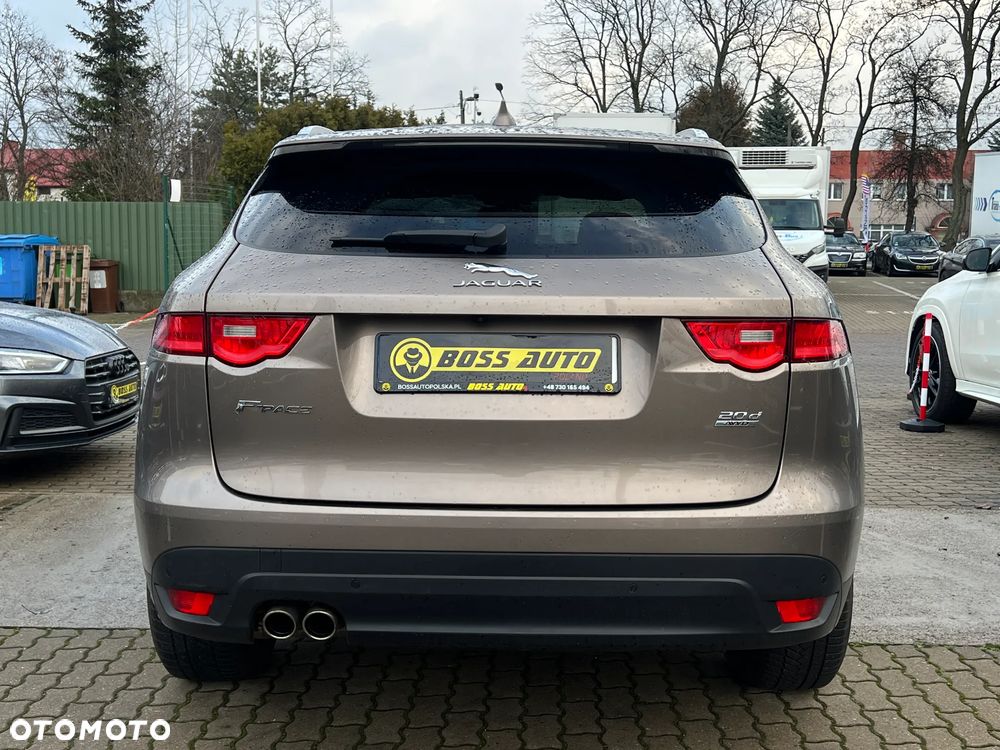 Jaguar F-Pace - 8