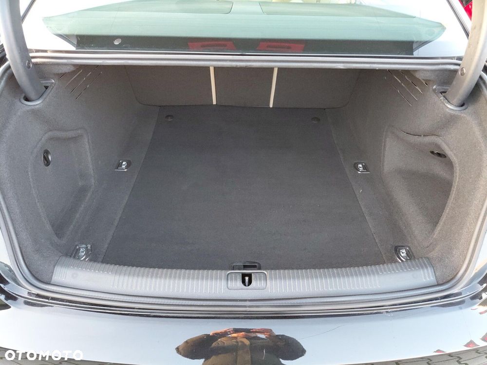 Audi A4 Limousine - 30