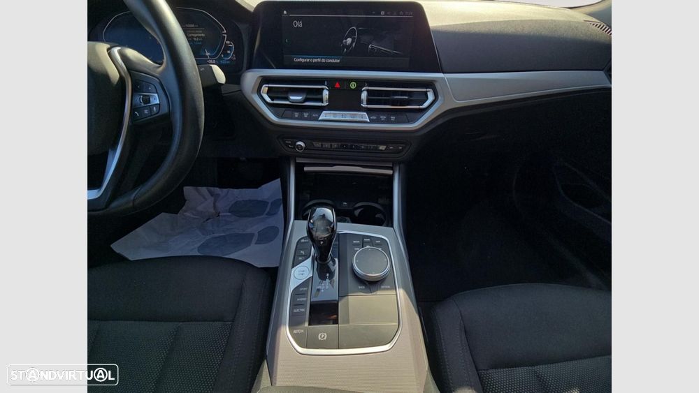 BMW 330 e Auto - 13