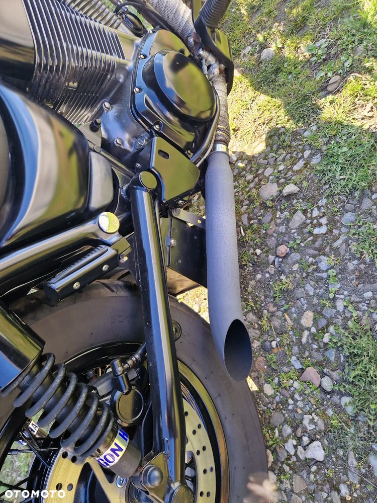 Suzuki Intruder - 17