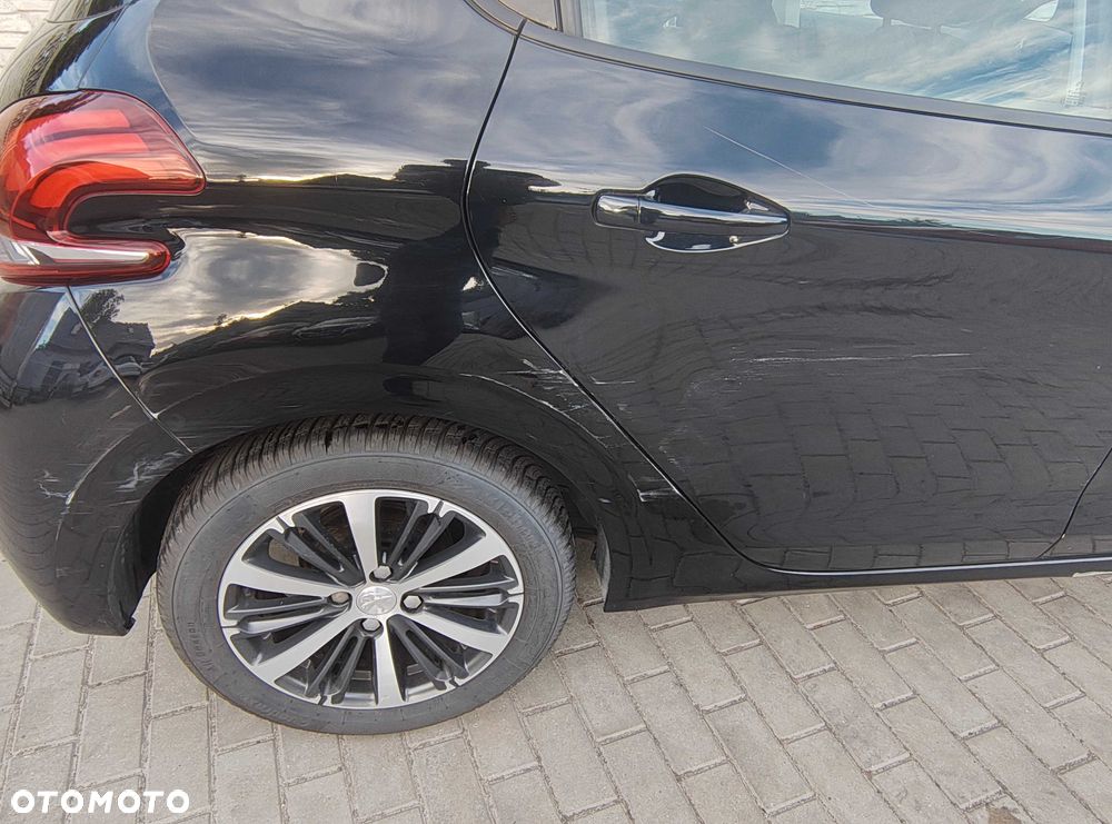 Peugeot 208 - 3
