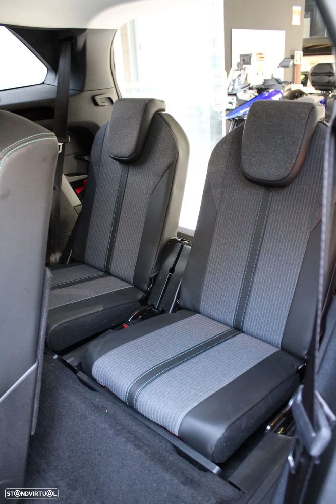 Peugeot 5008 1.2 PureTech Allure Pack EAT8 - 32