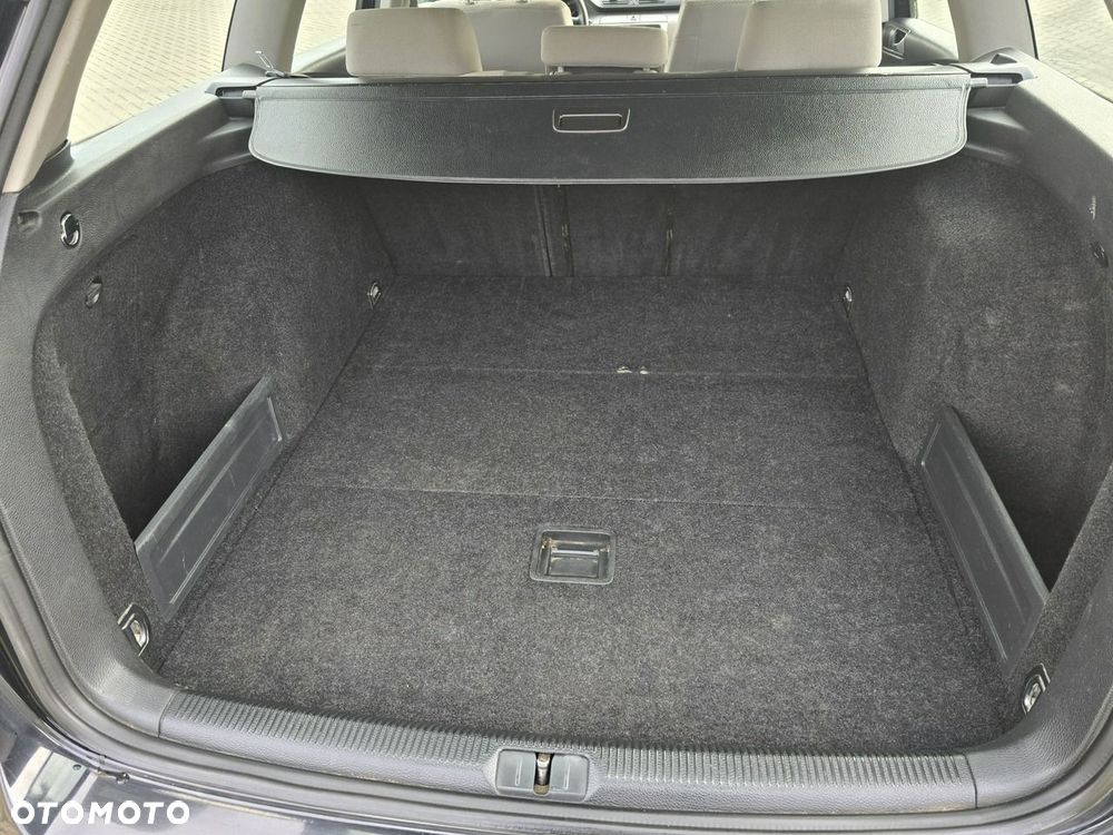 Volkswagen Passat - 21