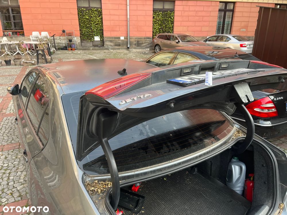 Volkswagen Jetta - 6