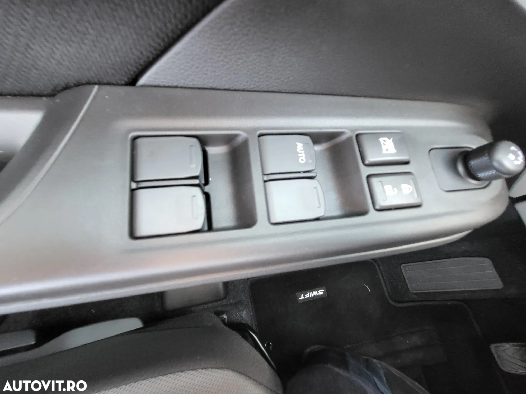 Suzuki Swift 1.2 Dualjet 12V AllGrip MHEV Passion - 8