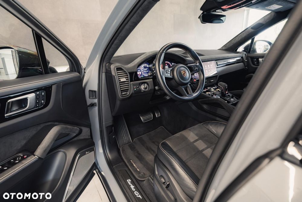 Porsche Cayenne Turbo GT - 10
