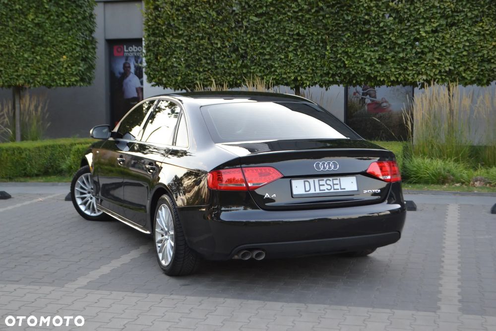 Audi A4 Limousine - 8