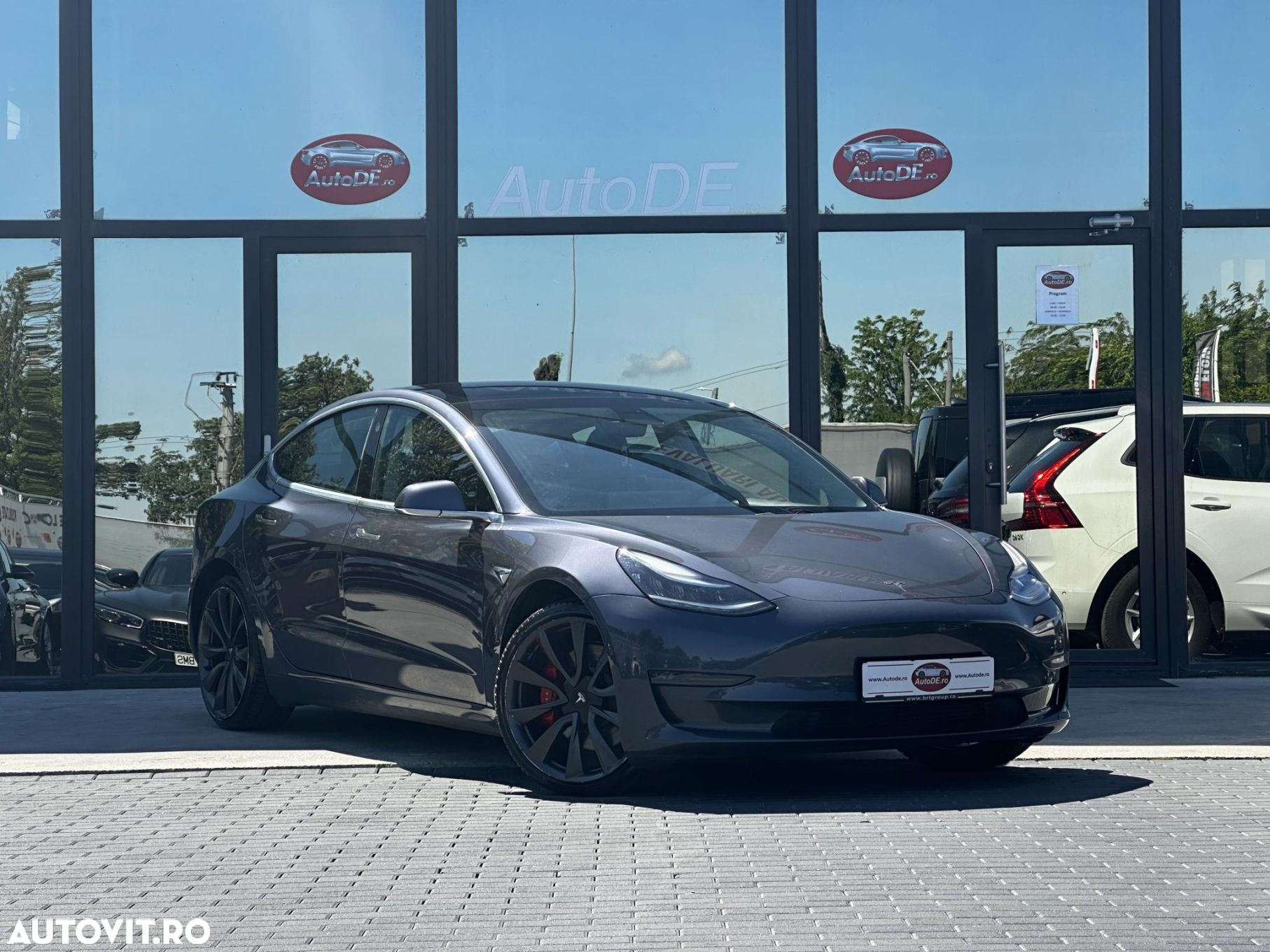Tesla Model 3 Performance - 2