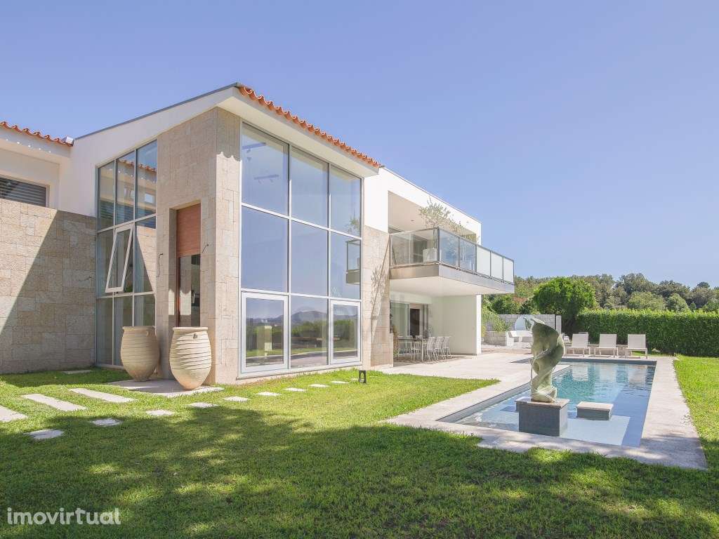 Moradia de Charme T3+1 com Jardim e Piscina - Grande imagem: 3/58