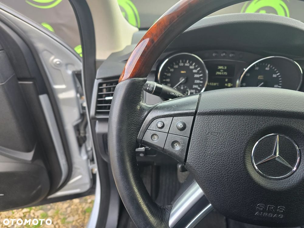 Mercedes-Benz Klasa R - 31