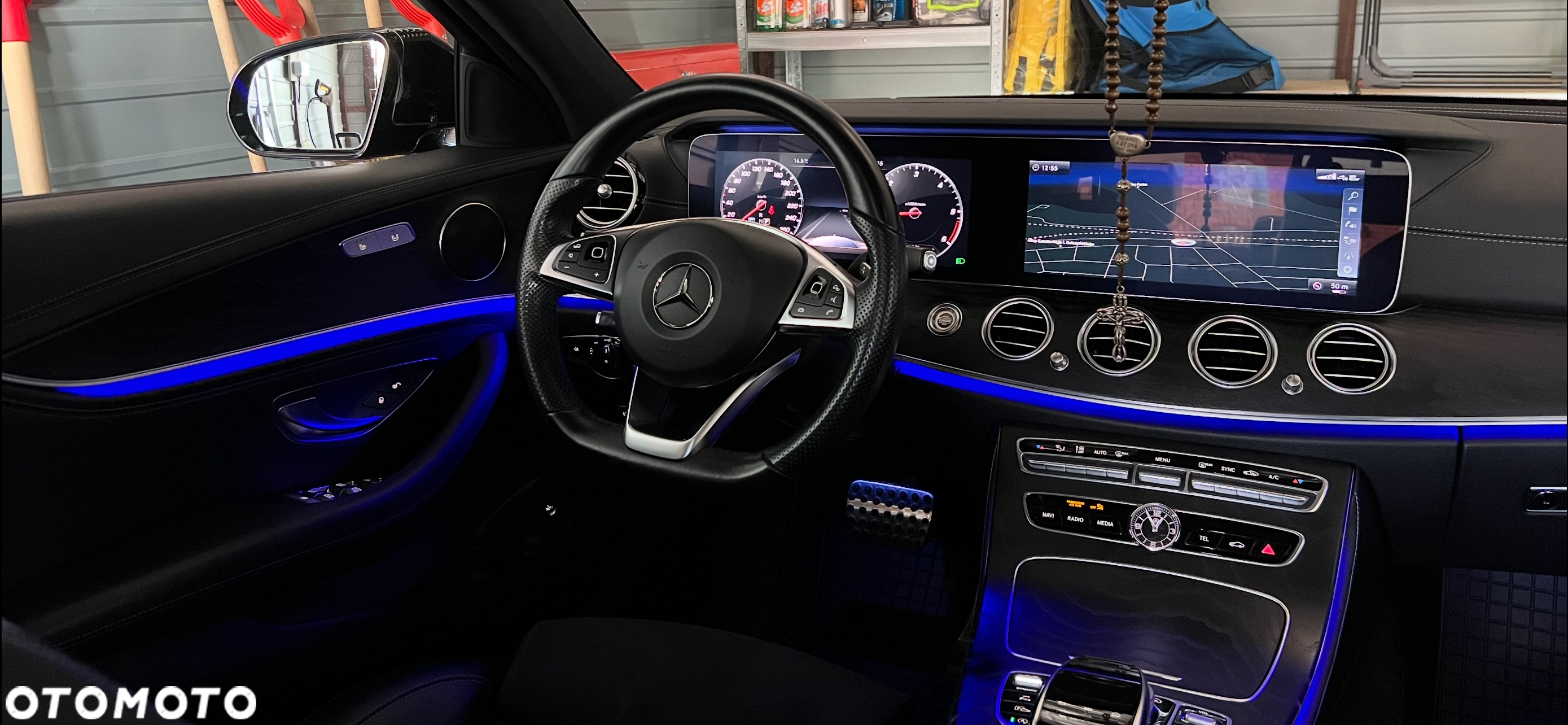 Mercedes-Benz Klasa E 220 d 4-Matic 9G-TRONIC - 25