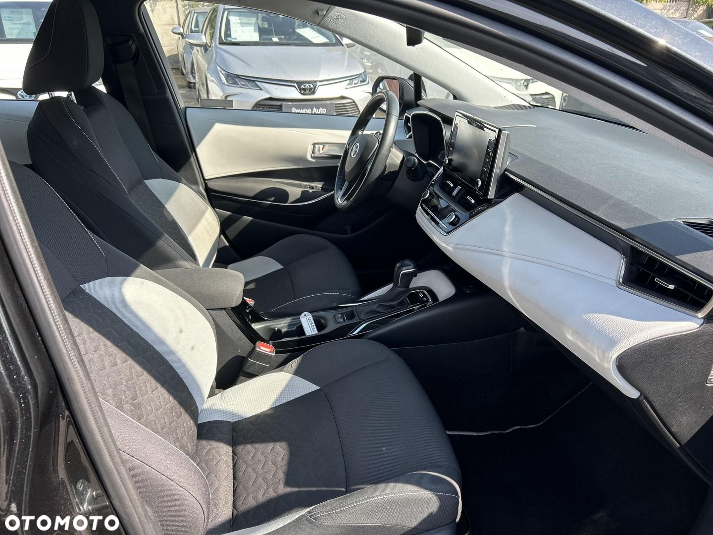 Toyota Corolla 1.8 Hybrid Comfort - 10