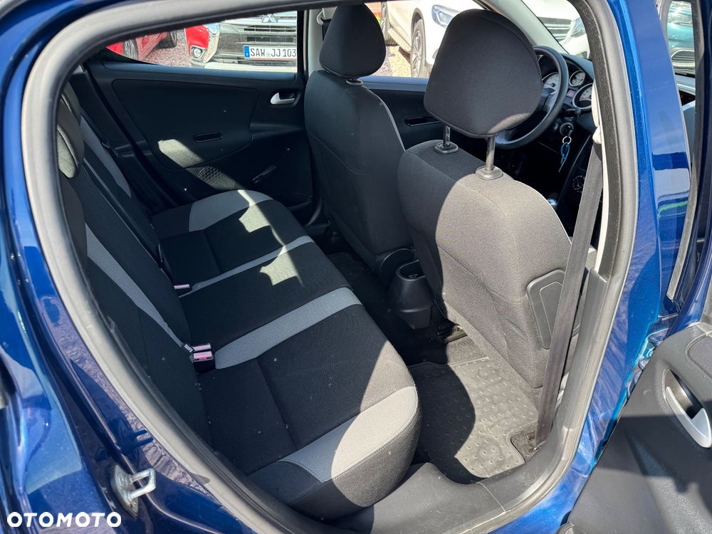 Peugeot 207 - 21