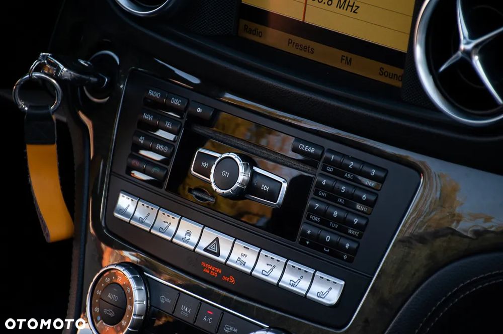 Mercedes-Benz SL - 26