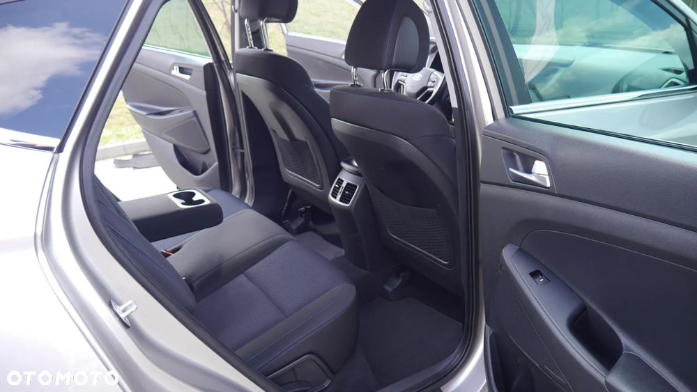 Hyundai Tucson blue 1.7 CRDi 2WD Style - 24