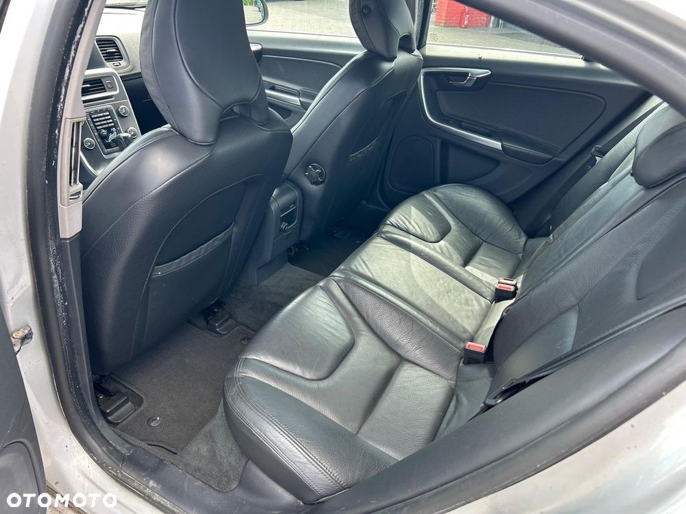 Volvo S60 D5 AWD Geartronic Summum - 20
