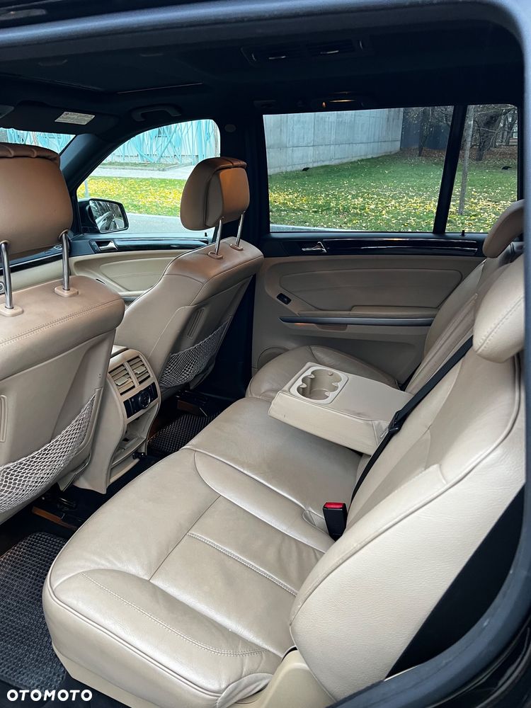 Mercedes-Benz GL - 11