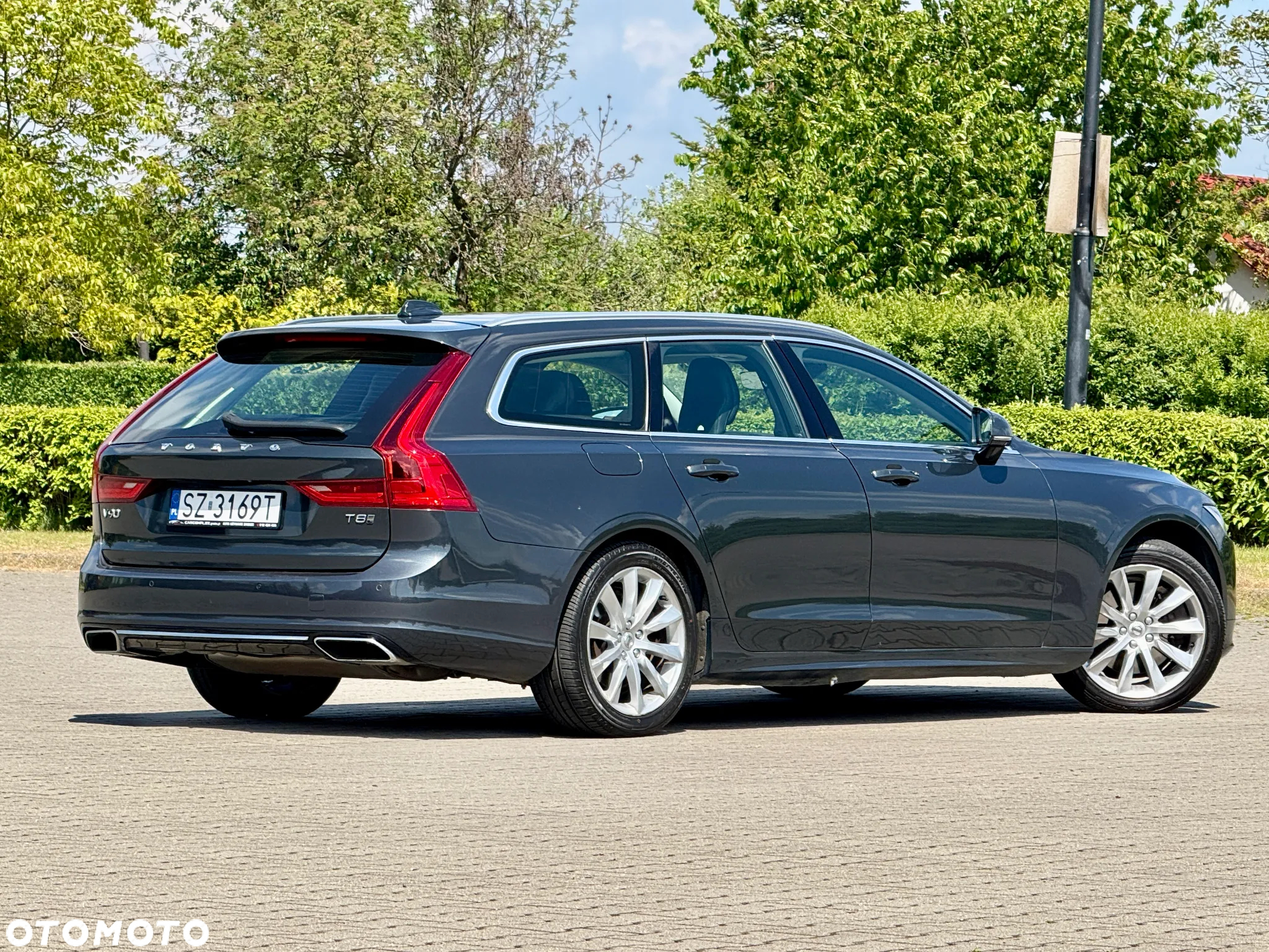 Volvo V90 T8 AWD Plug-In Hybrid Momentum Pro - 10