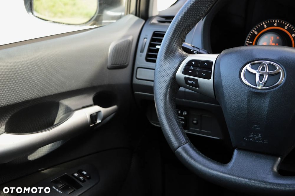 Toyota Auris 1.33 VVT-i Life Comfort - 20