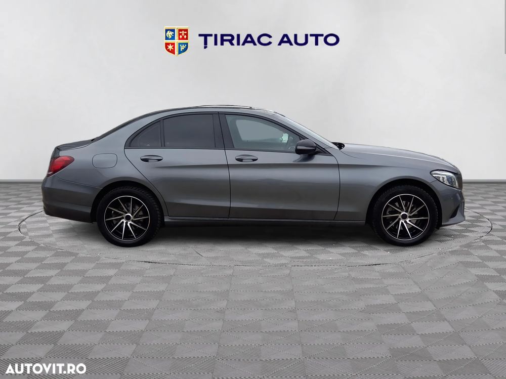 Mercedes-Benz C - 8