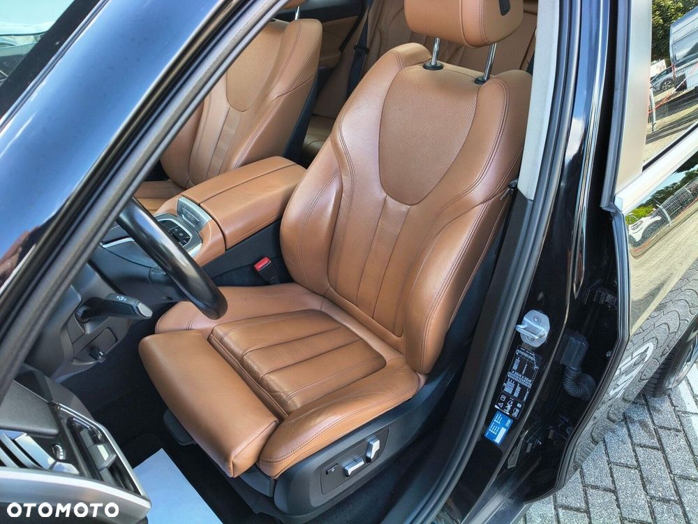 BMW X5 xDrive40i - 13
