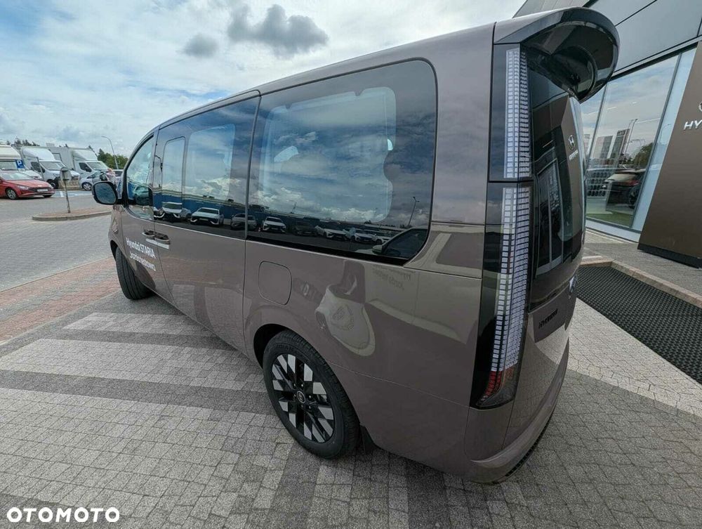 Hyundai Staria - 7