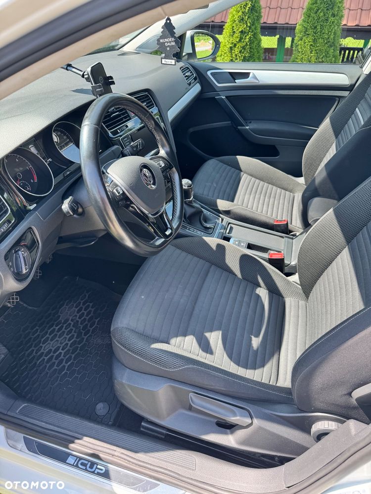 Volkswagen Golf - 9