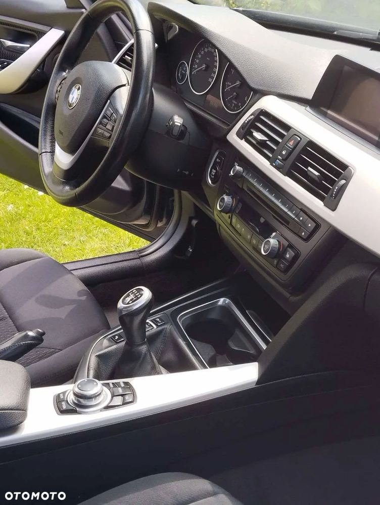 BMW Seria 3 318d - 3