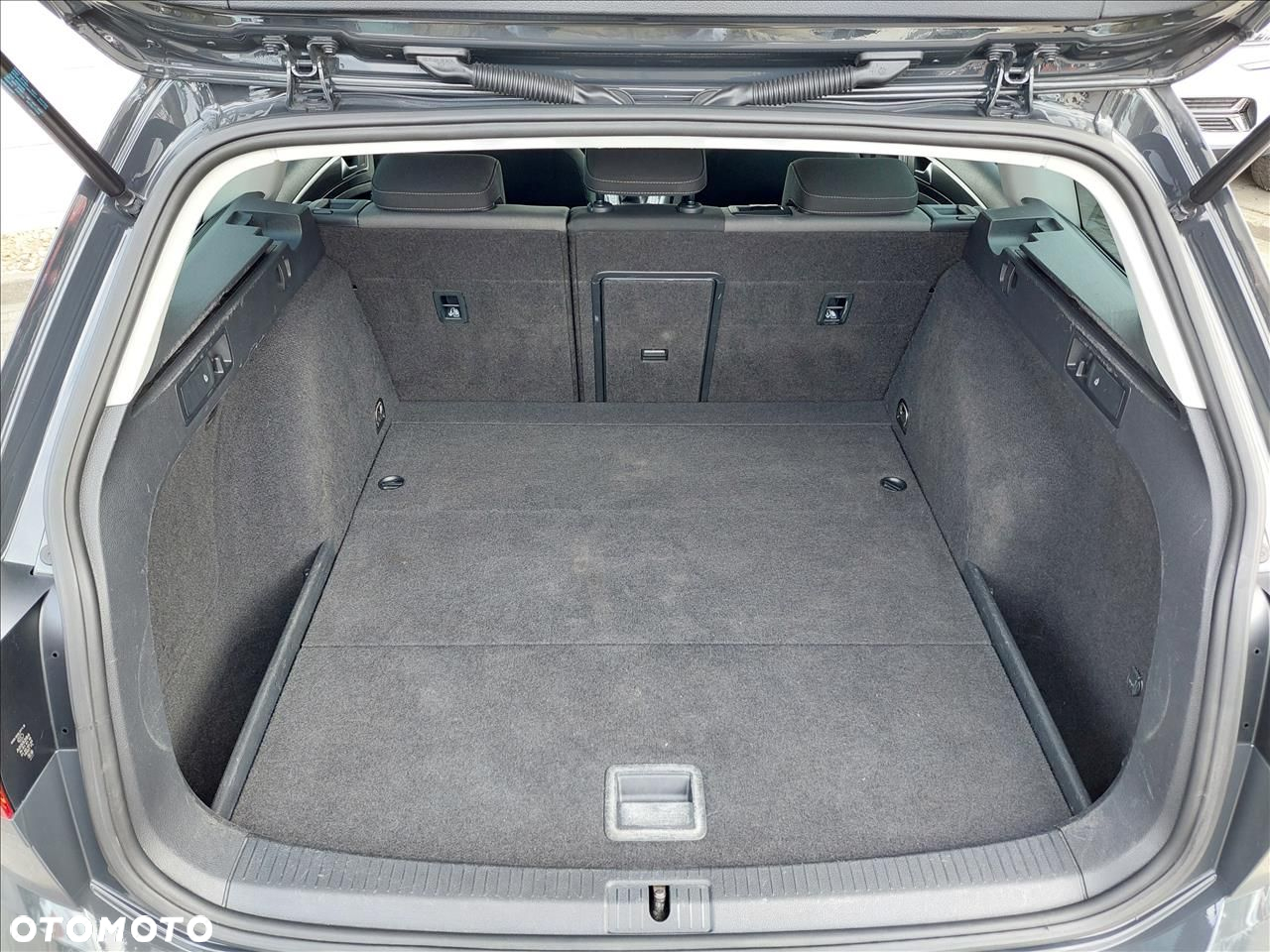 Volkswagen Golf VII 1.6 TDI BMT Comfortline - 19
