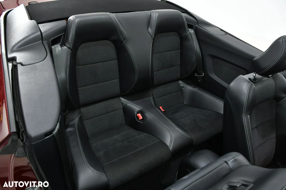 Ford Mustang - 11