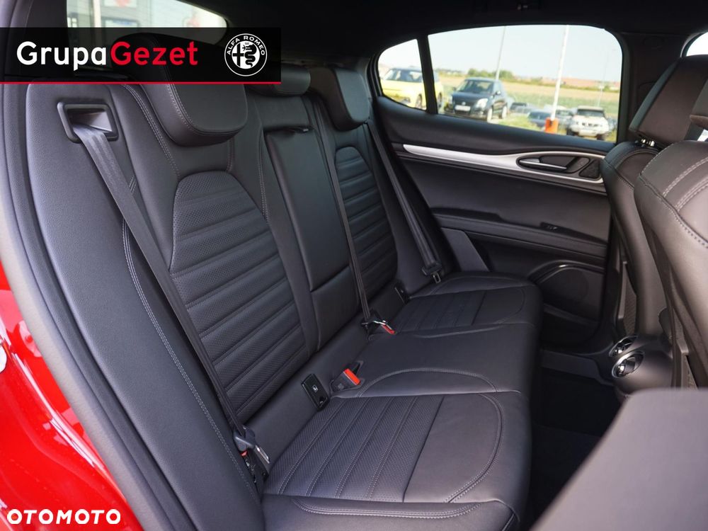 Alfa Romeo Stelvio - 8