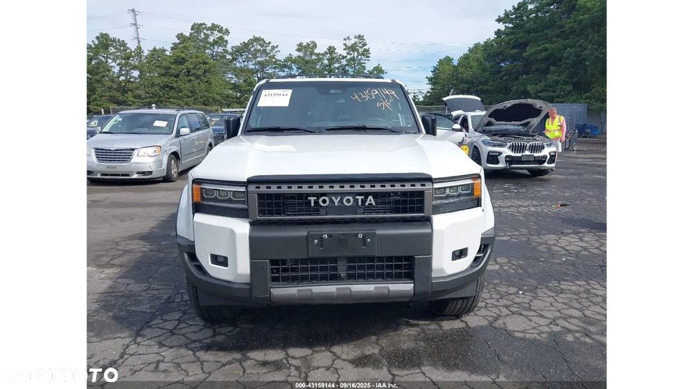 Toyota Land Cruiser - 3