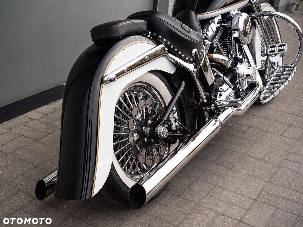 Harley-Davidson Softail Heritage Classic - 27