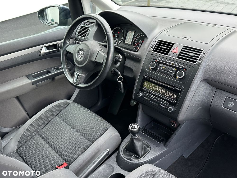 Volkswagen Touran - 17