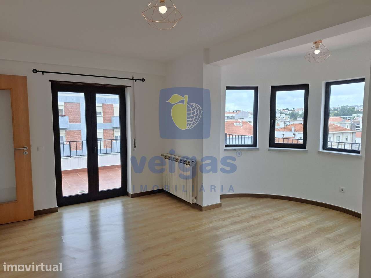 Apartamento T3 remodelado com terraço panorâmico, garagem e elevador, - Grande imagem: 2/38