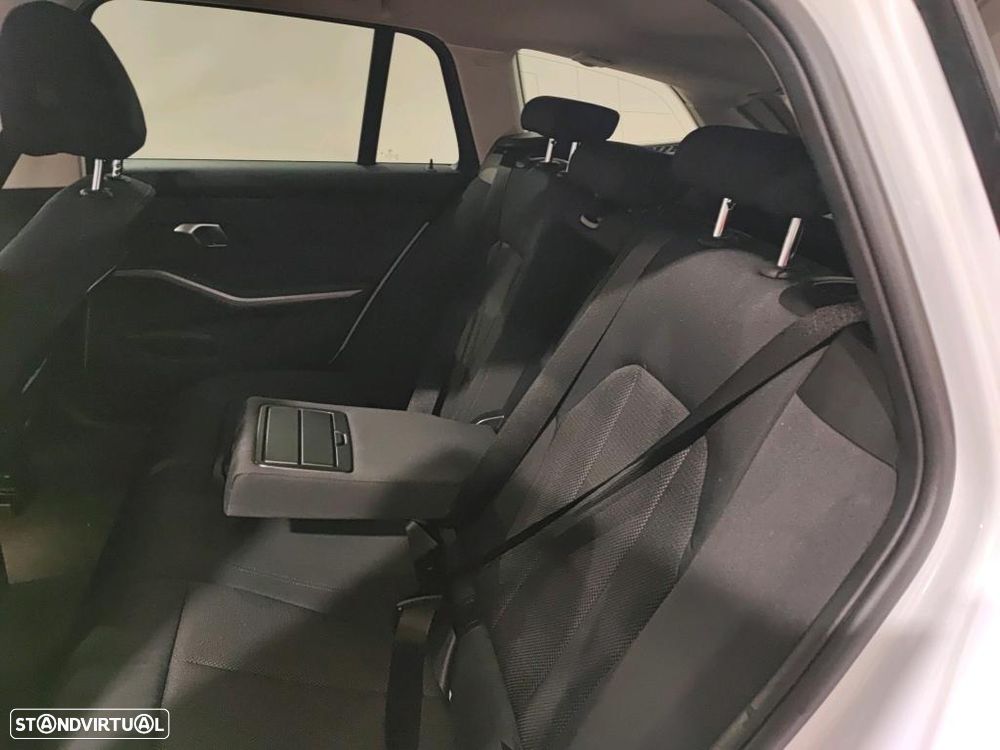 BMW 320 e Pack Essence Auto - 8