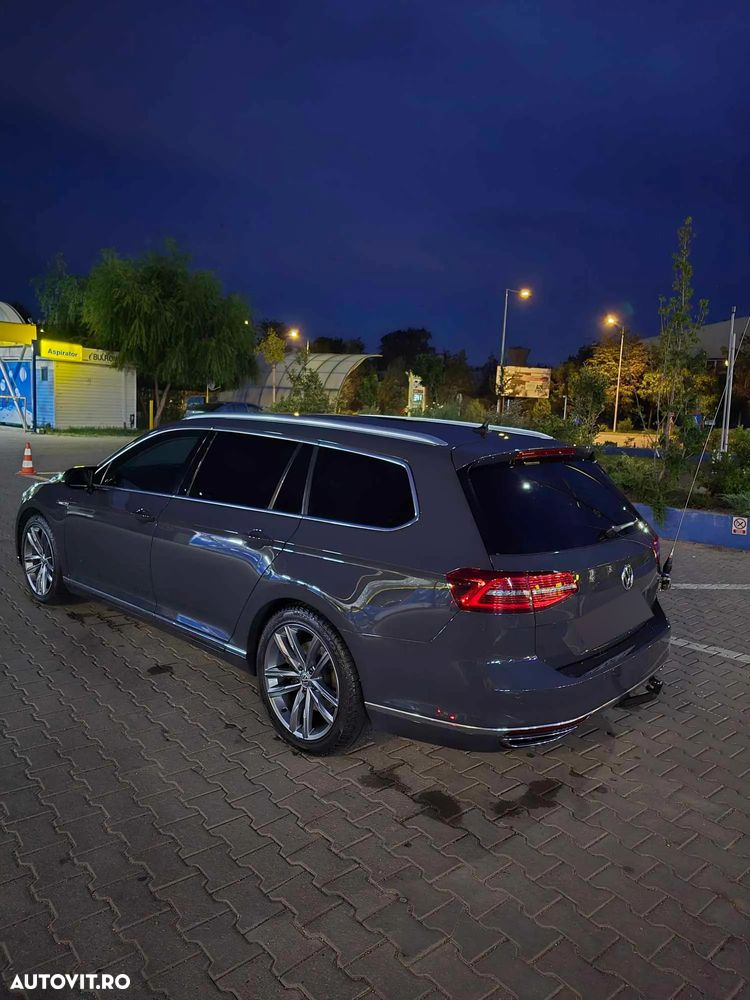 Volkswagen Passat Variant 2.0 TDI DSG 4Motion Highline - 22