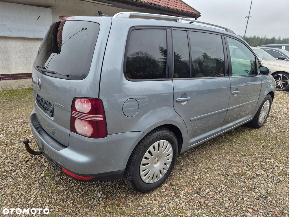 Volkswagen Touran 1.9 TDI DPF Blue Motion Trendline - 6
